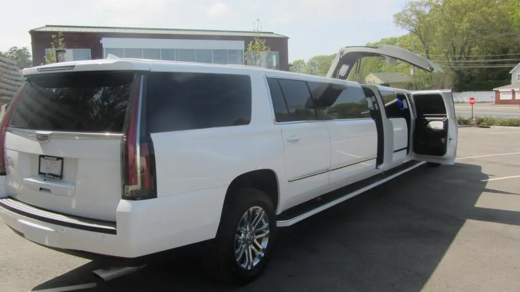 Our Luxury Limousine Service in Chicago