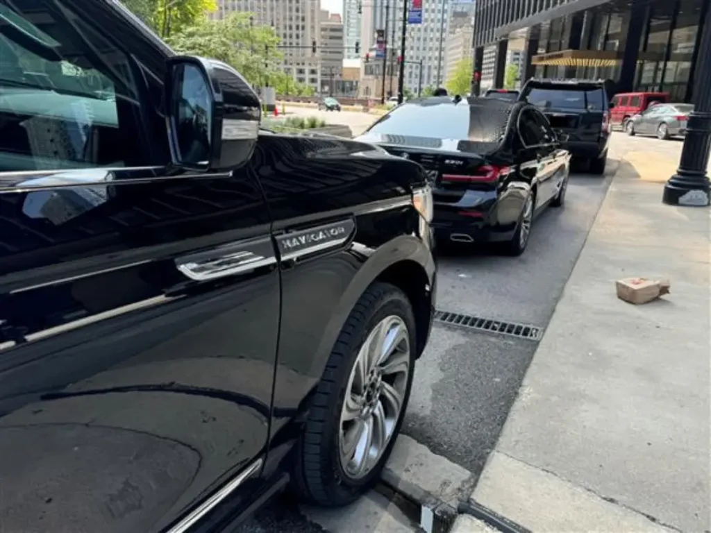 Luxury Black Cars in Chicago