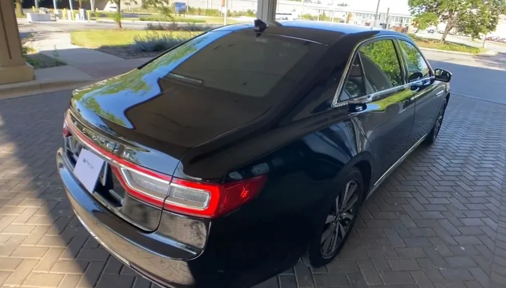 Lincoln Continental back view