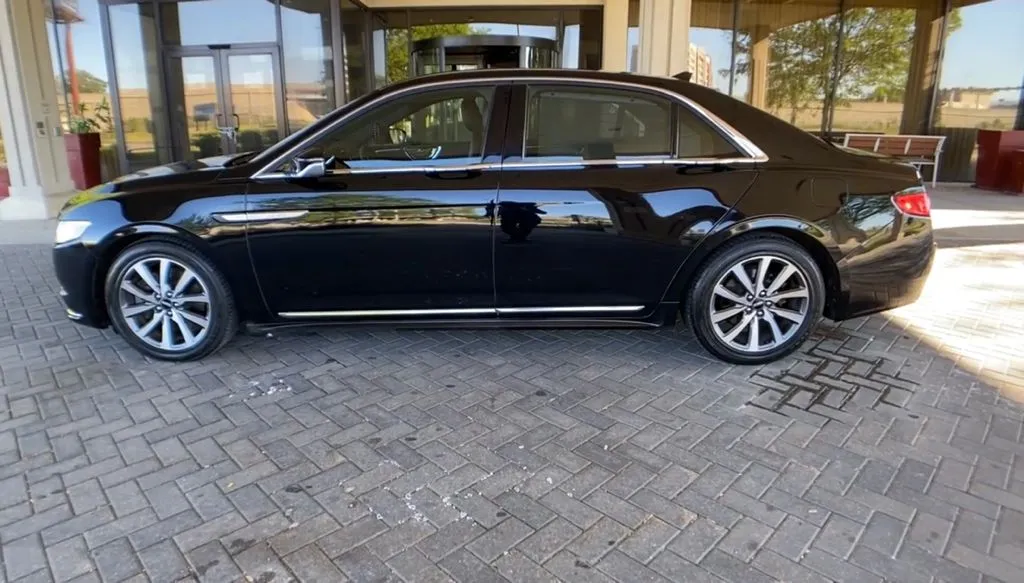 Cadillac XTS Side View