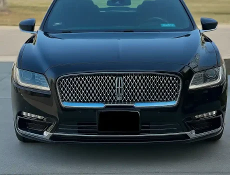 Lincoln Continental front view