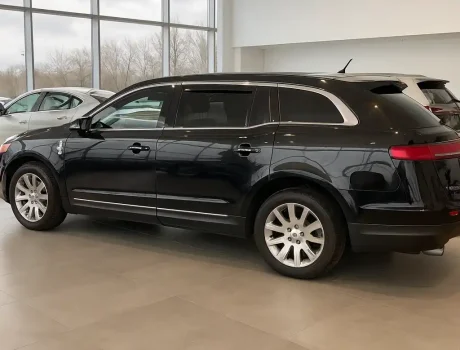 Lincoln MKT Side View