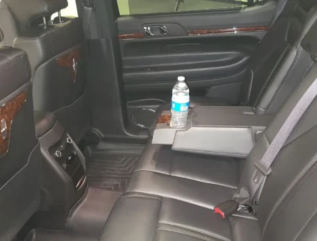 Lincoln MKT interior